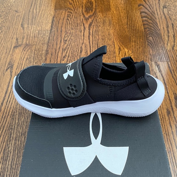 *NWT* Under Armour Runplay Sneakers - Black - Sz 13K - Picture 3 of 14